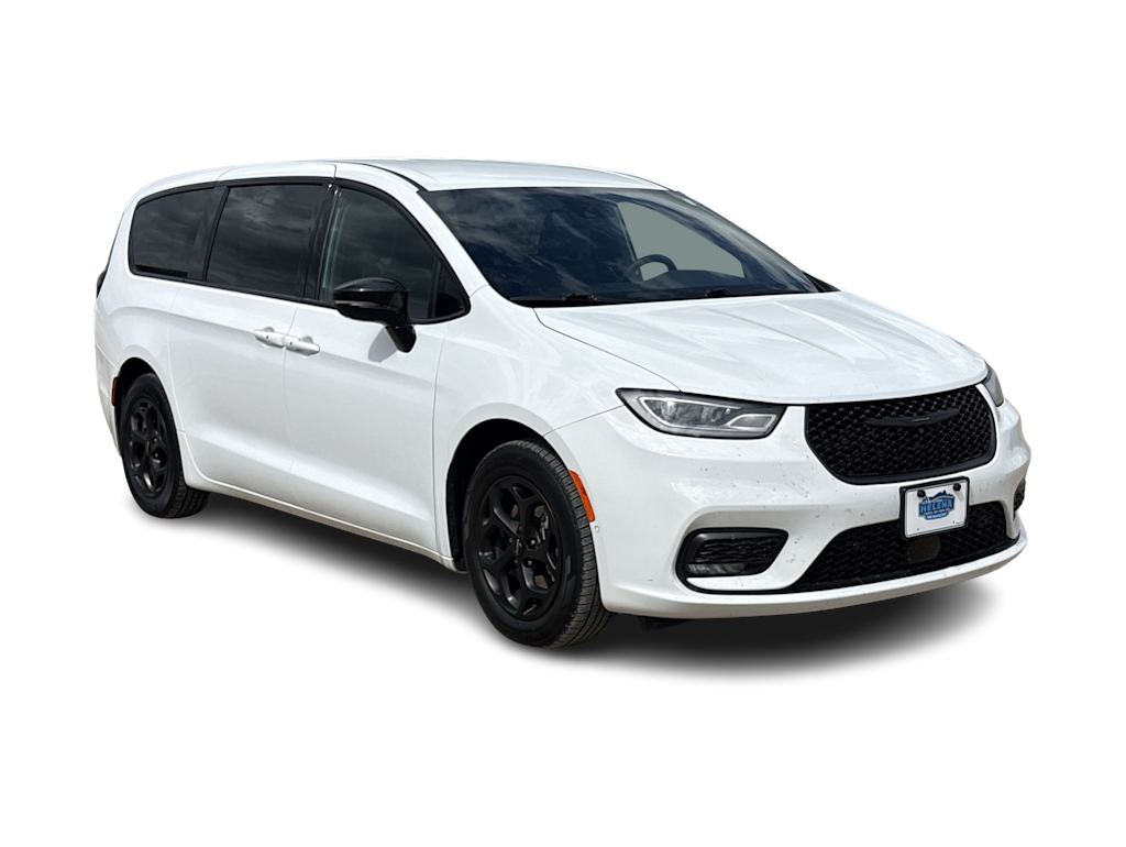 Thumbnail: 2024 Chrysler Pacifica - 16