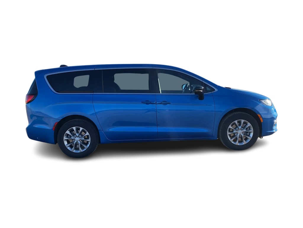 Thumbnail: 2026 Chrysler Pacifica - 18