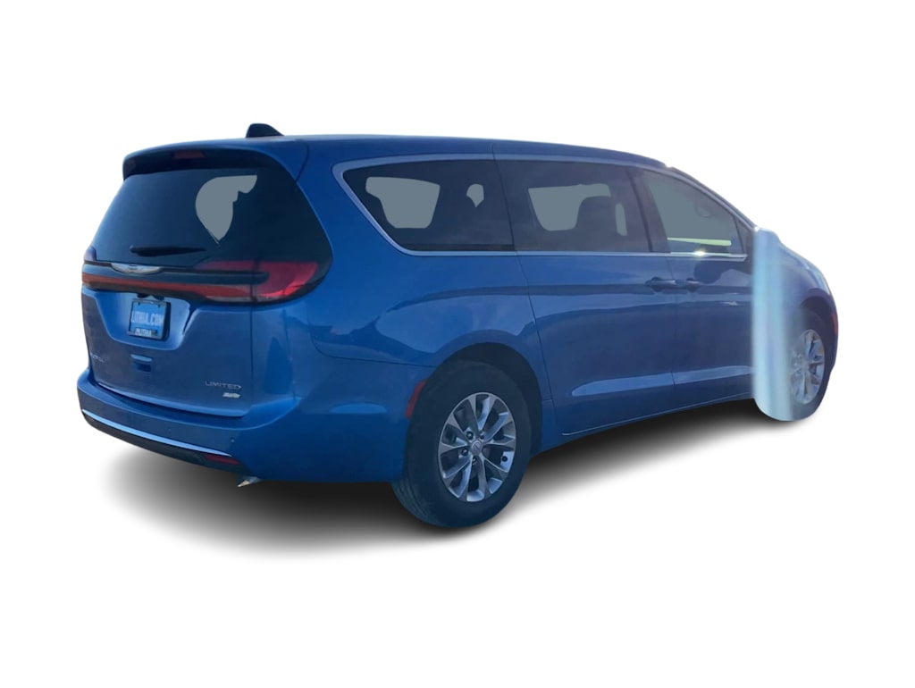 Thumbnail: 2026 Chrysler Pacifica - 17