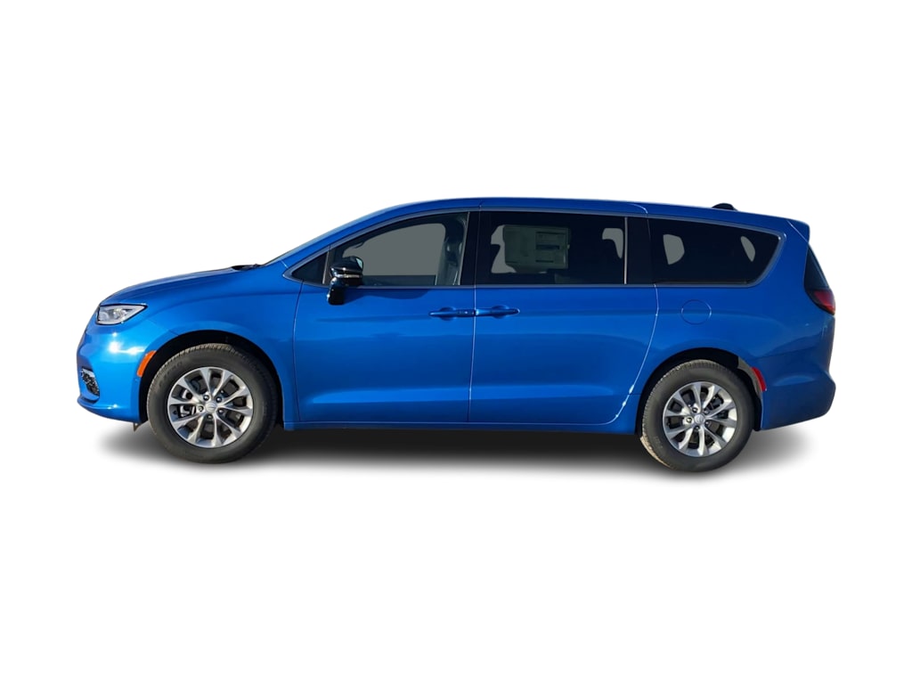Thumbnail: 2026 Chrysler Pacifica - 3