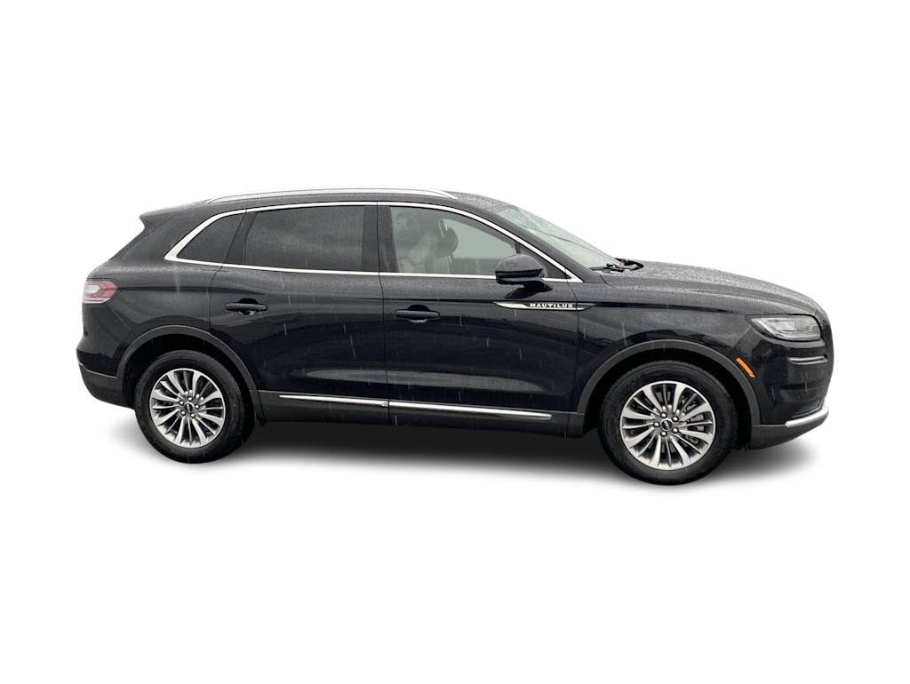 Thumbnail: 2021 Lincoln Nautilus - 24