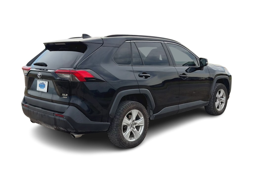 Thumbnail: 2019 Toyota RAV4 - 8
