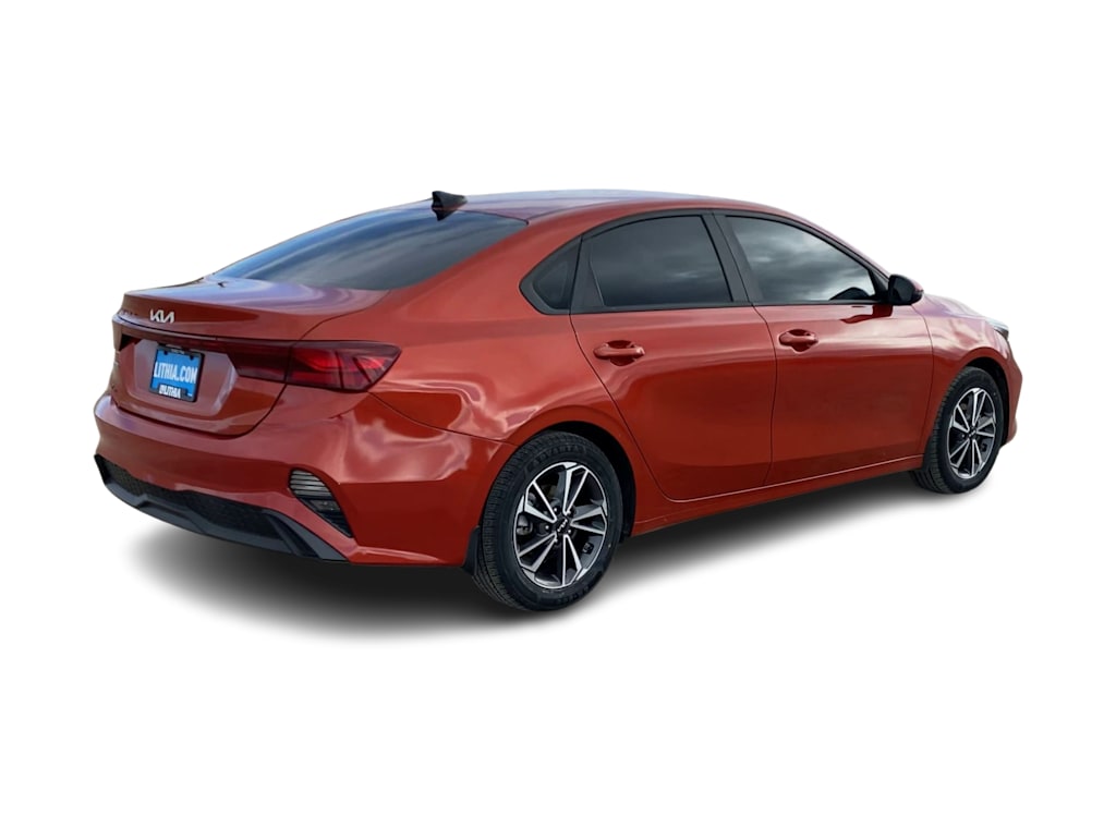 Thumbnail: 2023 Kia Forte - 16