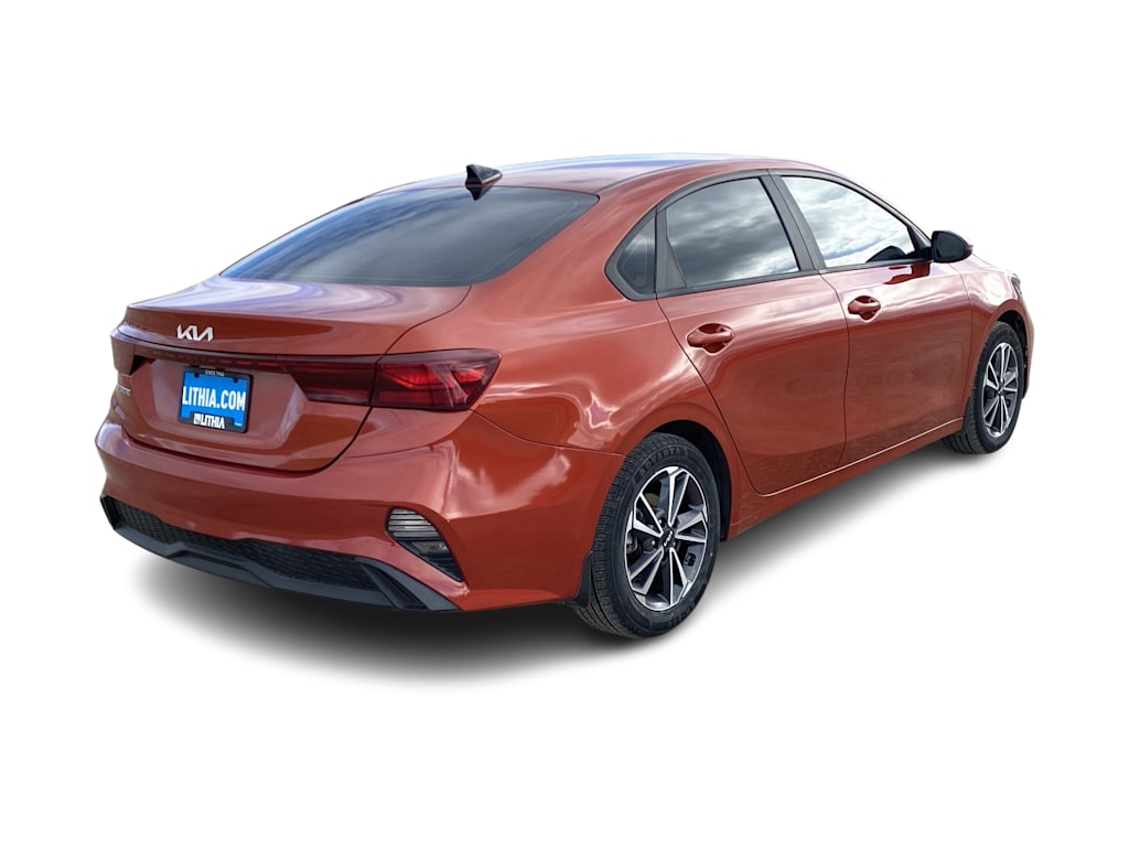 Thumbnail: 2023 Kia Forte - 23