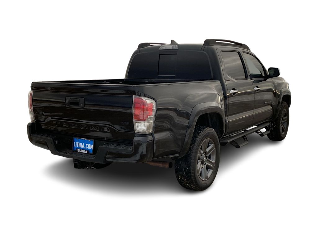 Thumbnail: 2017 Toyota Tacoma - 20