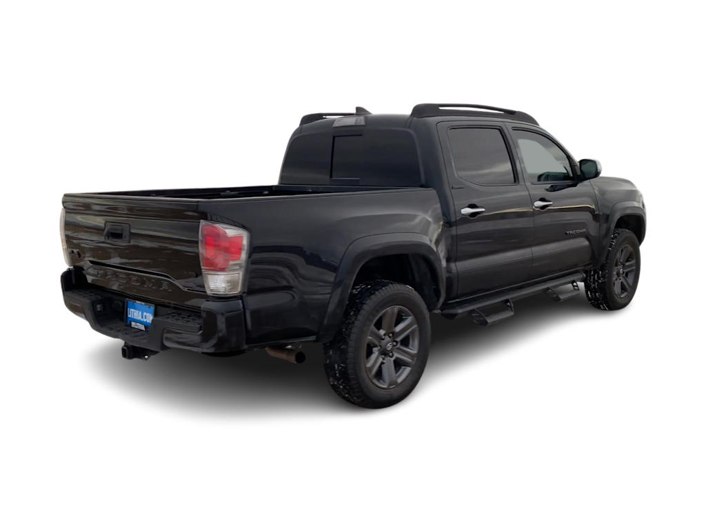 Thumbnail: 2017 Toyota Tacoma - 16