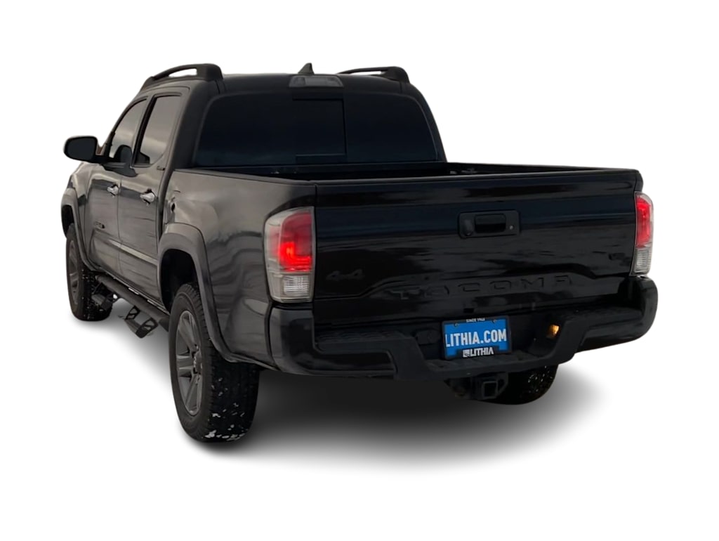 Thumbnail: 2017 Toyota Tacoma - 3