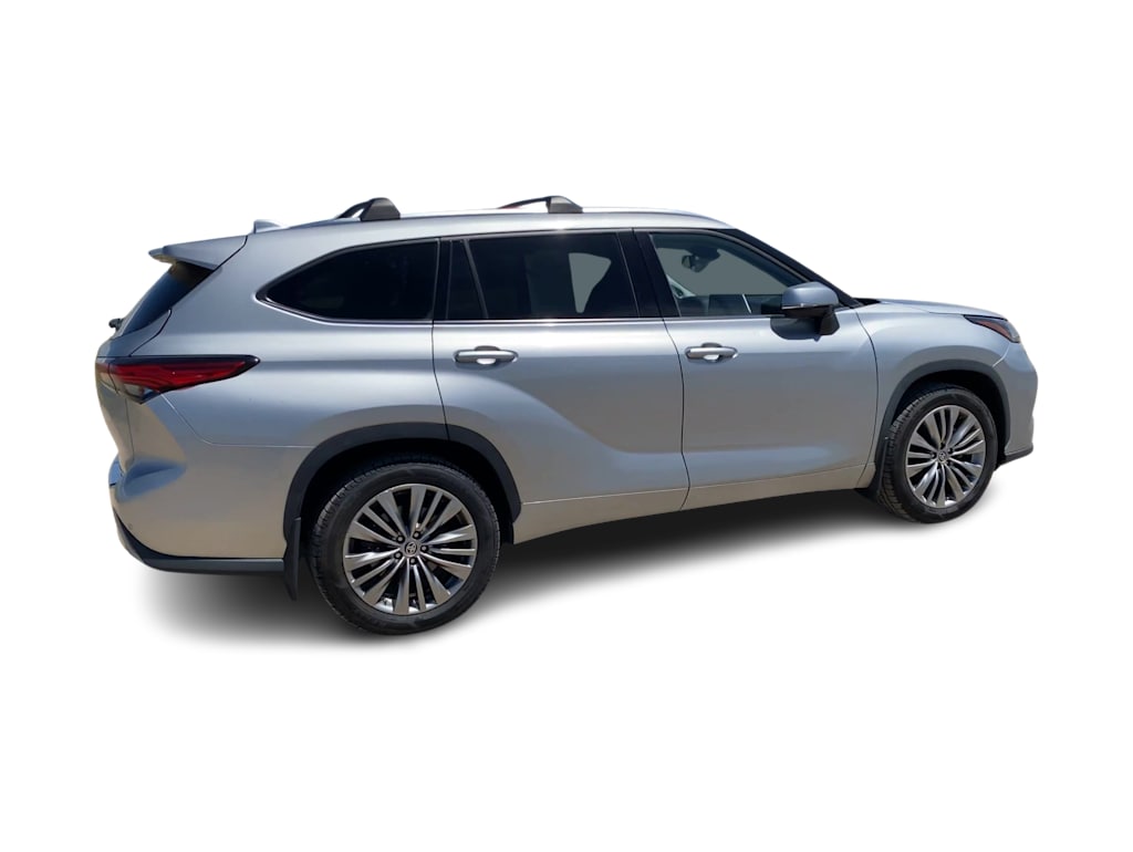 Thumbnail: 2021 Toyota Highlander - 17