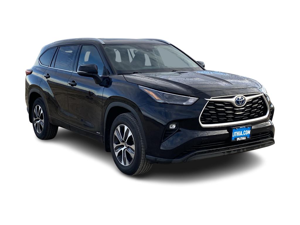 Thumbnail: 2022 Toyota Highlander - 22