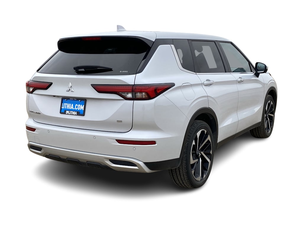 Thumbnail: 2024 Mitsubishi Outlander - 19
