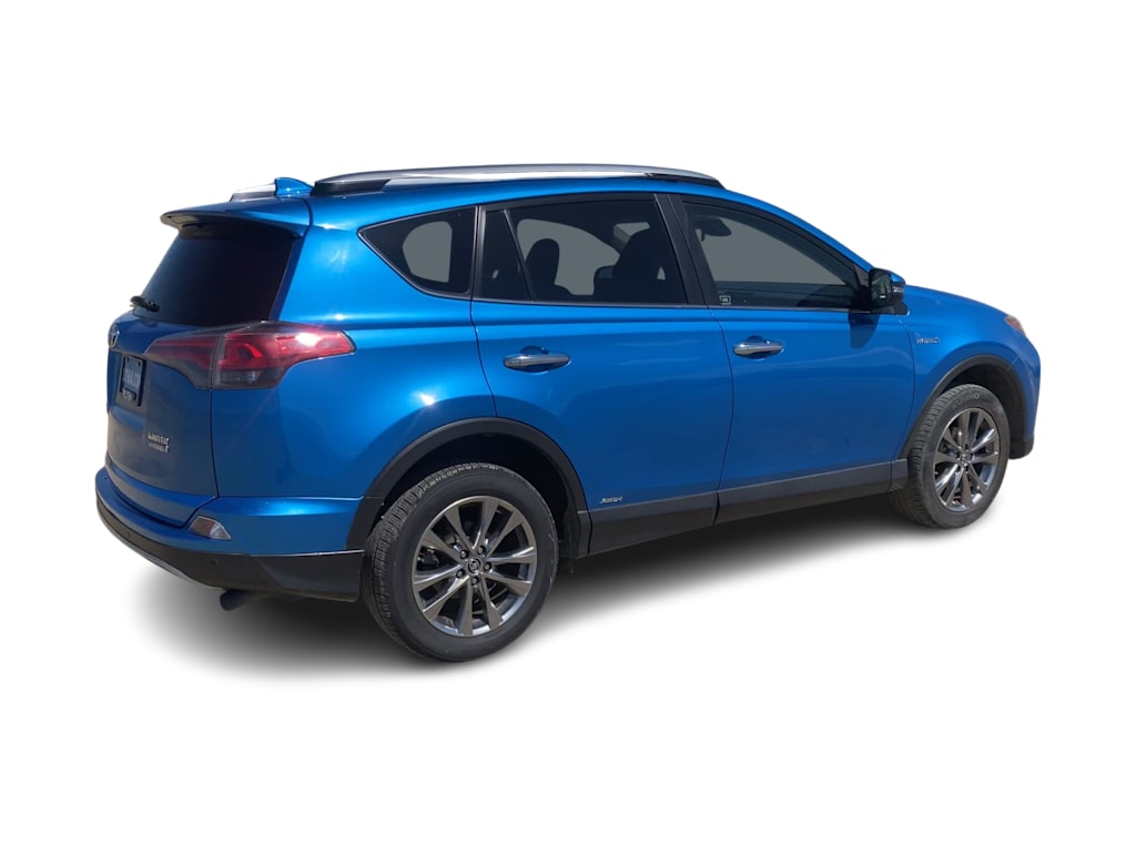 Thumbnail: 2017 Toyota RAV4 - 15