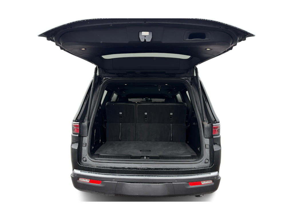 Thumbnail: 2022 Jeep Wagoneer - 22