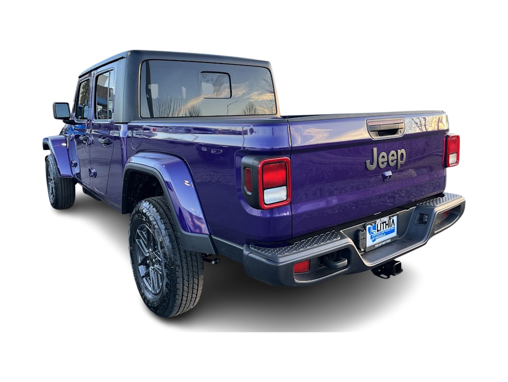 Thumbnail: 2026 Jeep Gladiator - 4