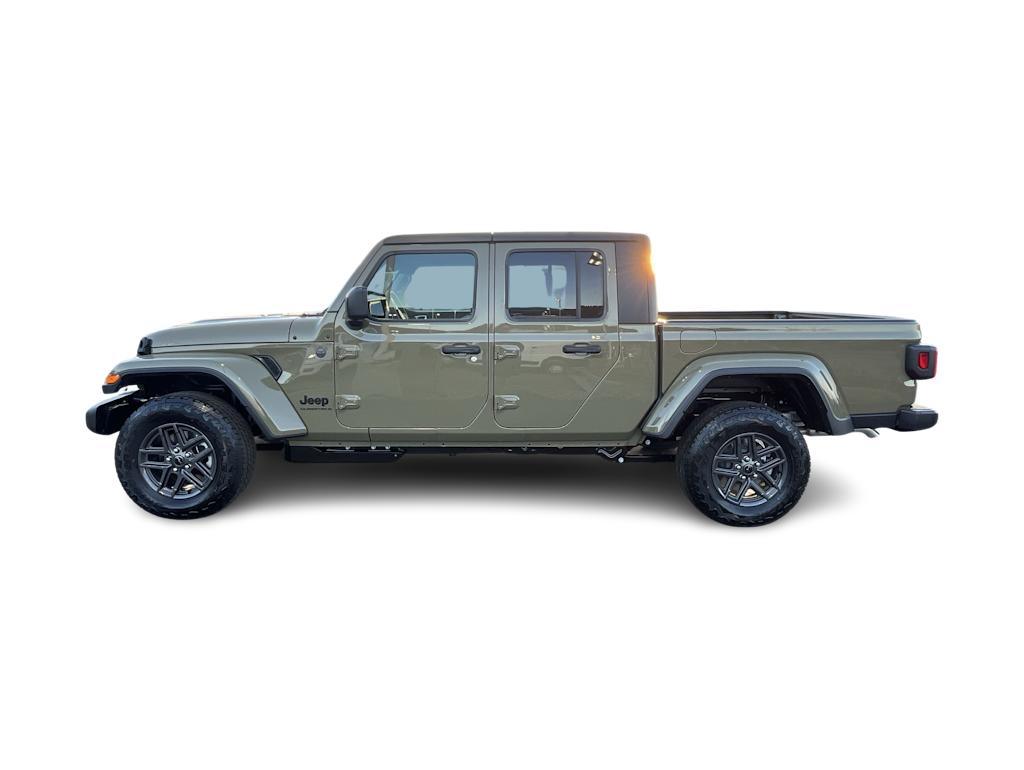 Thumbnail: 2026 Jeep Gladiator - 3
