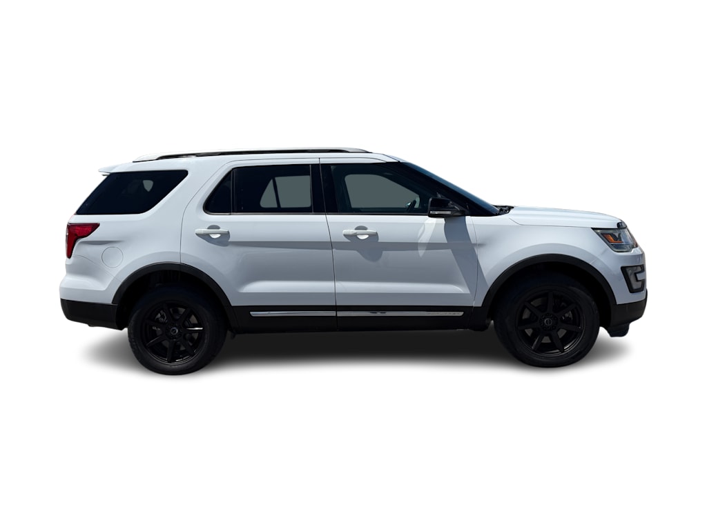 Thumbnail: 2017 Ford Explorer - 16