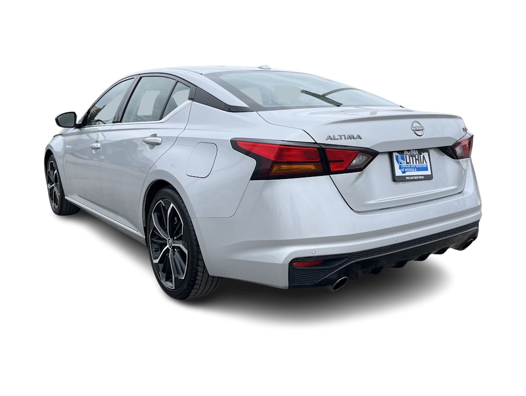 2023 Nissan Altima SR 4