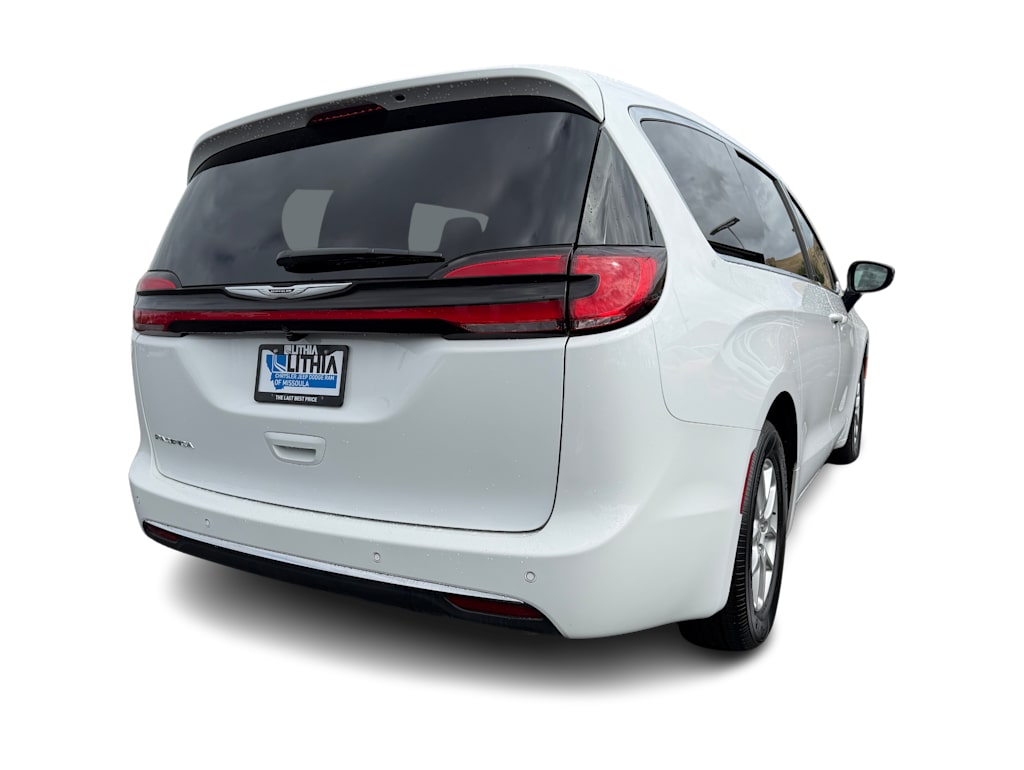 Thumbnail: 2026 Chrysler Pacifica - 18