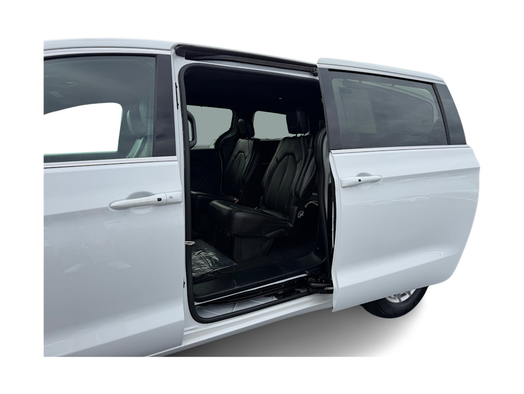Thumbnail: 2026 Chrysler Pacifica - 25