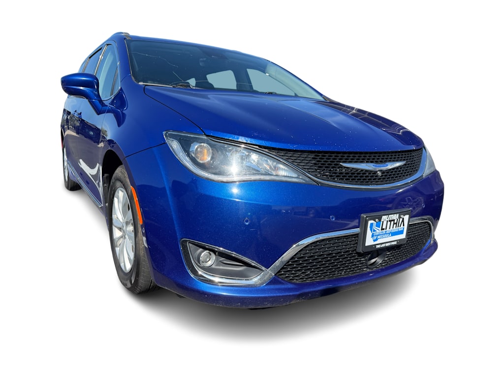 Thumbnail: 2018 Chrysler Pacifica - 12