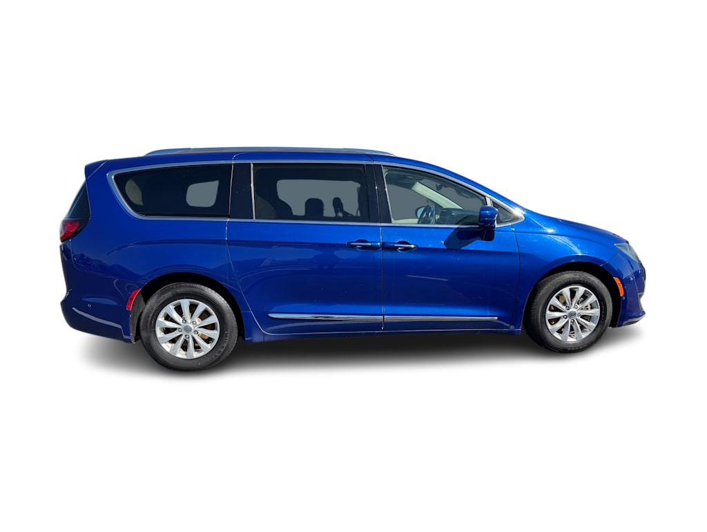 Thumbnail: 2018 Chrysler Pacifica - 13