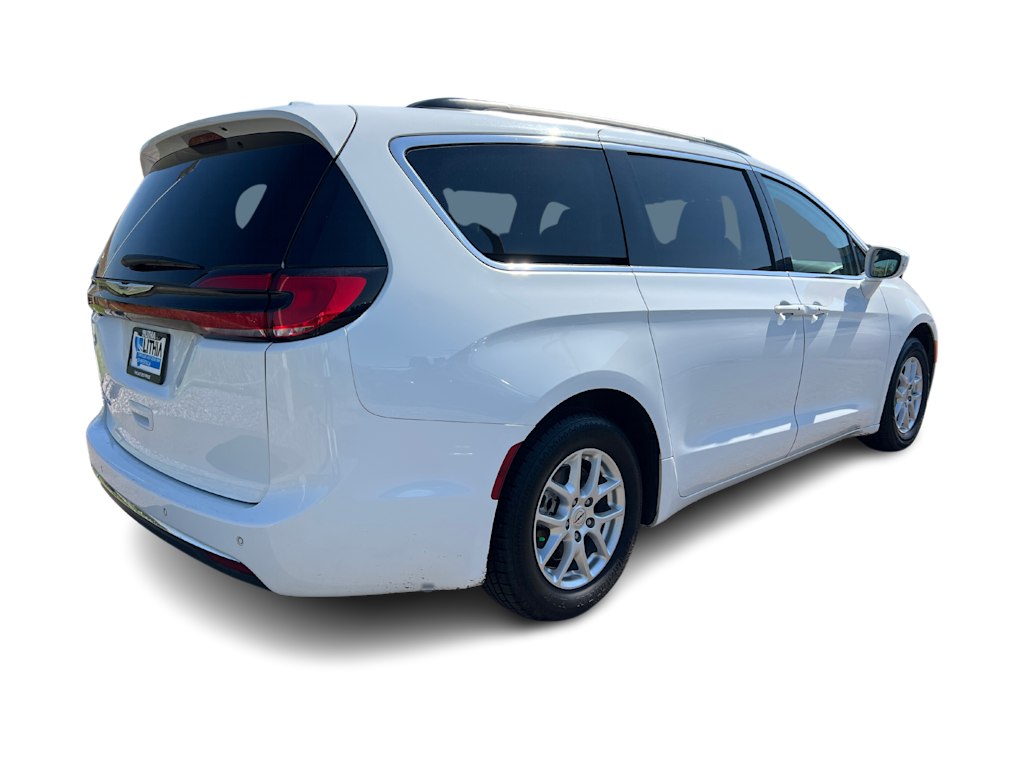 2022 Chrysler Pacifica Touring L 17