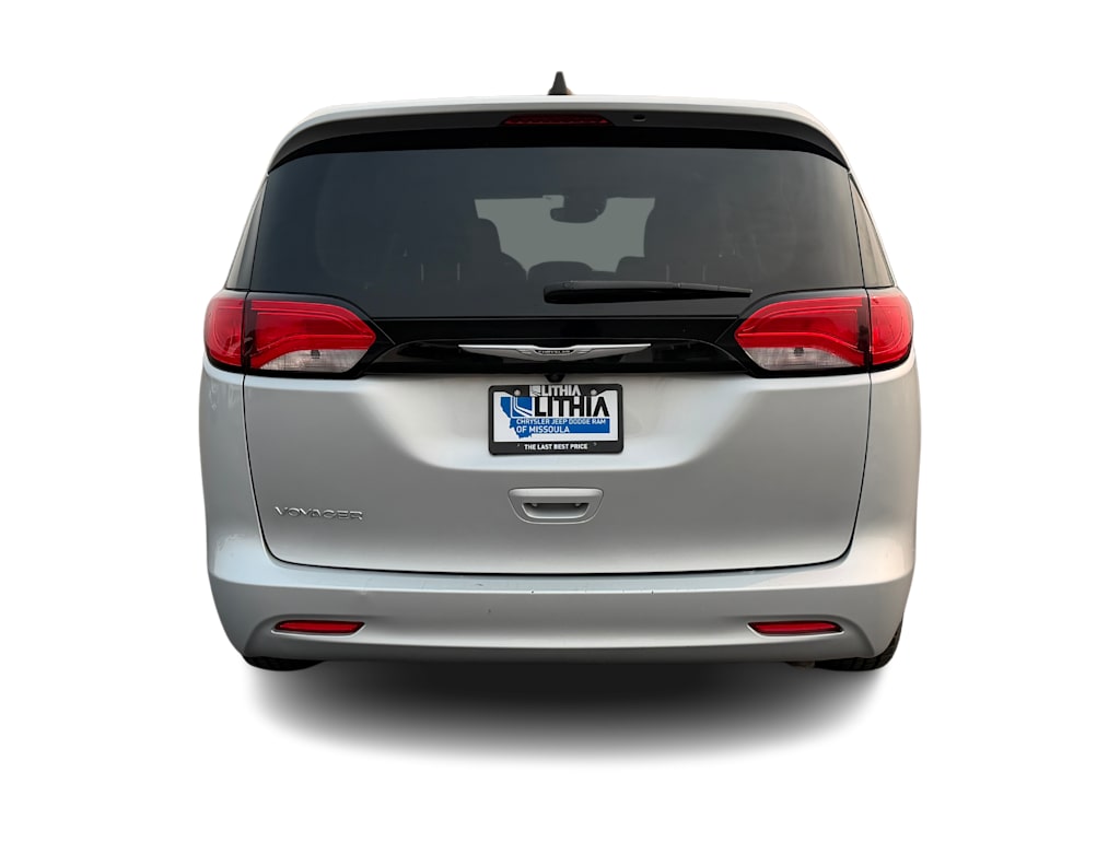 Thumbnail: 2023 Chrysler Voyager - 3