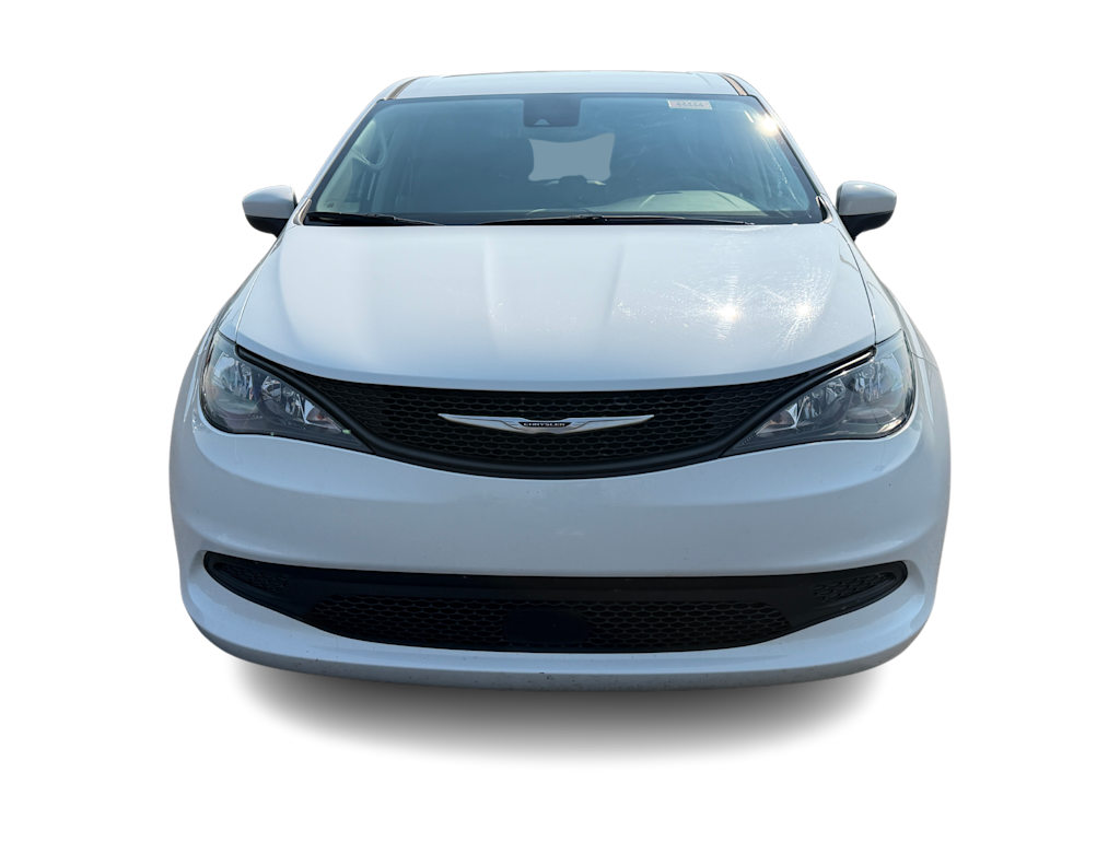 Thumbnail: 2023 Chrysler Voyager - 4