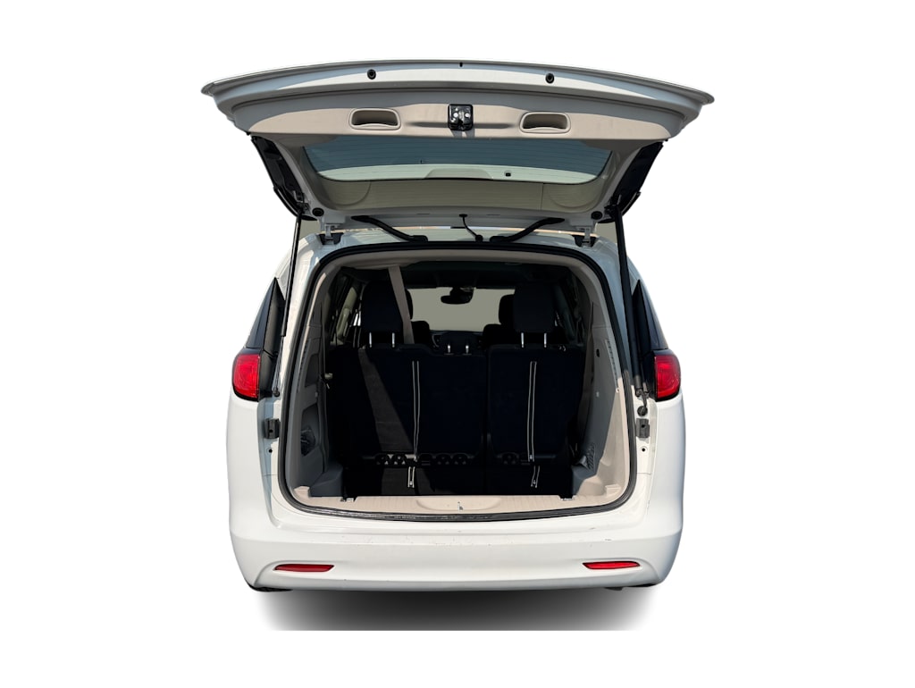Thumbnail: 2023 Chrysler Voyager - 12