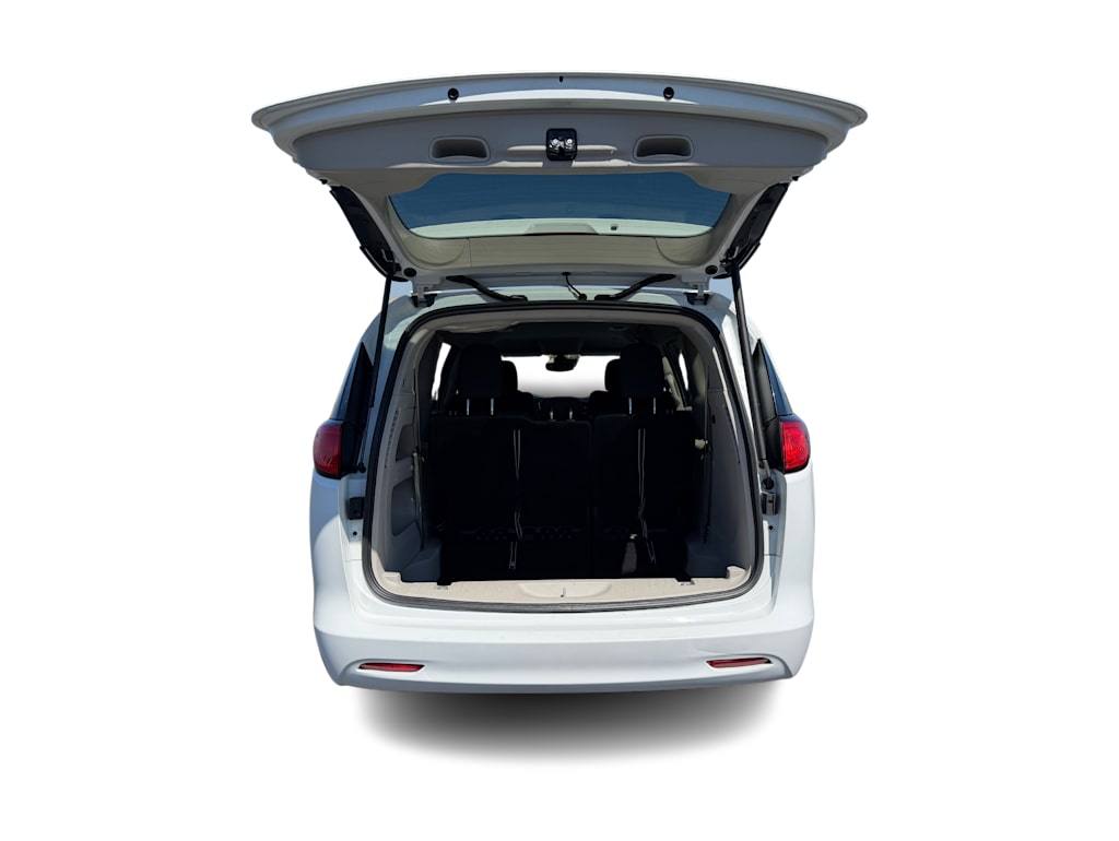 Thumbnail: 2023 Chrysler Voyager - 14