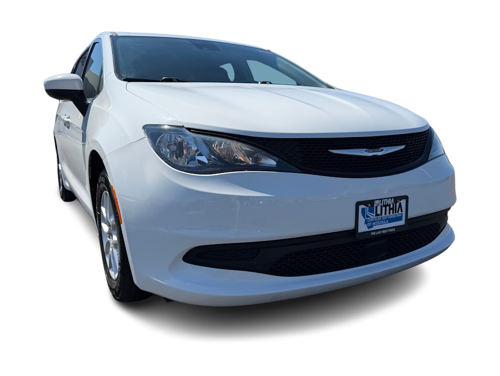 Thumbnail: 2023 Chrysler Voyager - 3