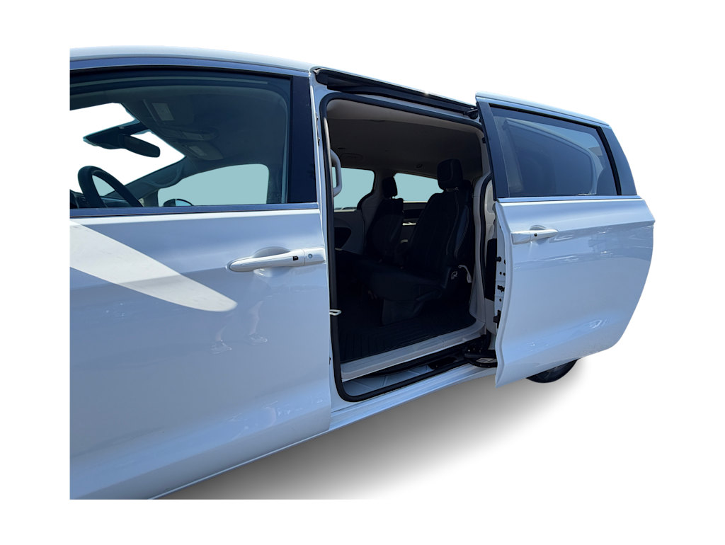 Thumbnail: 2023 Chrysler Voyager - 24