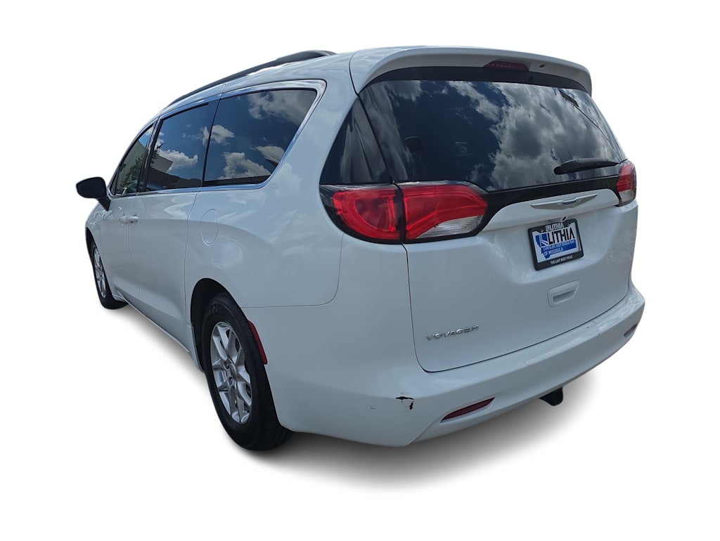 Thumbnail: 2020 Chrysler Voyager - 4