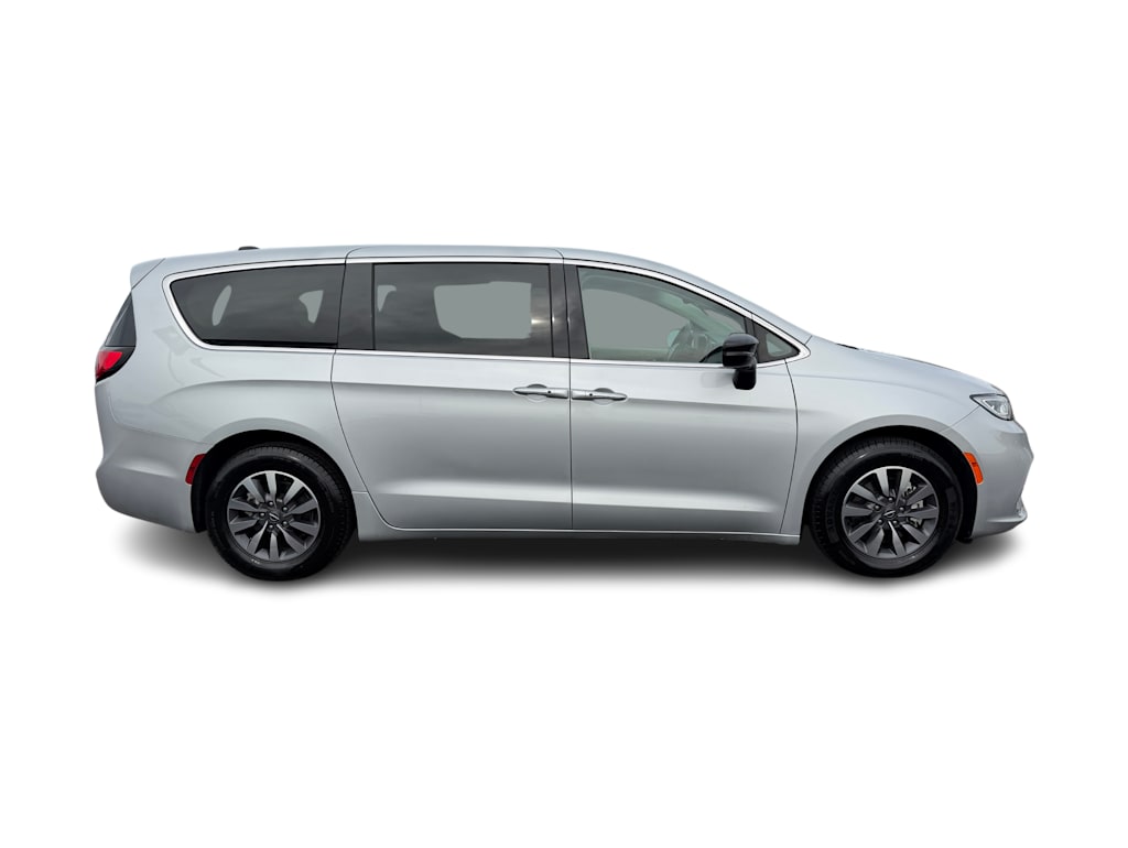 Thumbnail: 2024 Chrysler Pacifica - 18