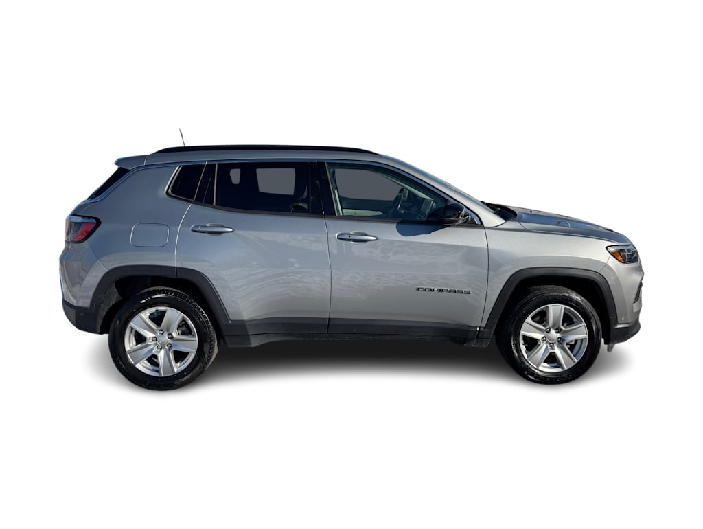 2022 Jeep Compass Latitude 16