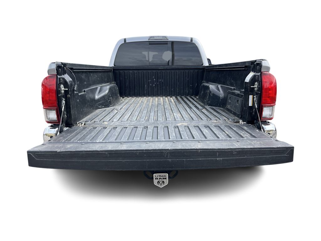 Thumbnail: 2019 Toyota Tacoma - 18