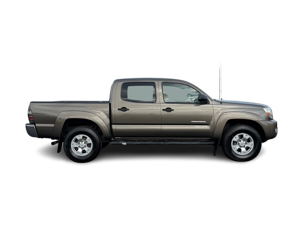 Thumbnail: 2011 Toyota Tacoma - 3