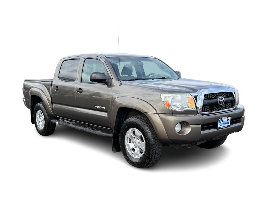 Thumbnail: 2011 Toyota Tacoma - 15