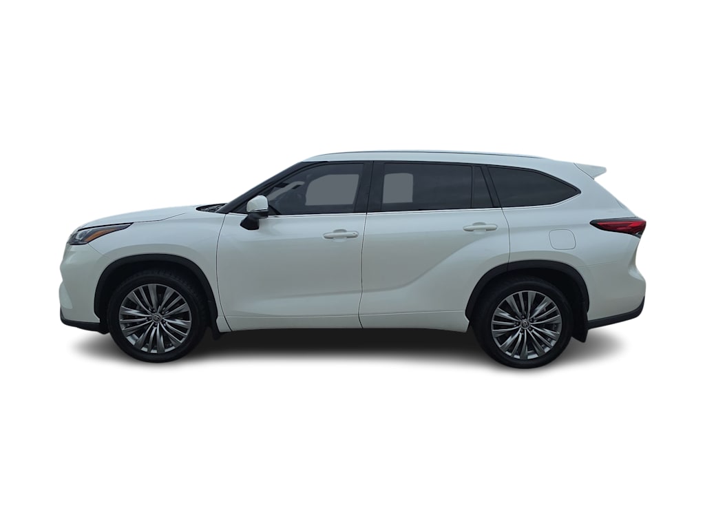 Thumbnail: 2021 Toyota Highlander - 3