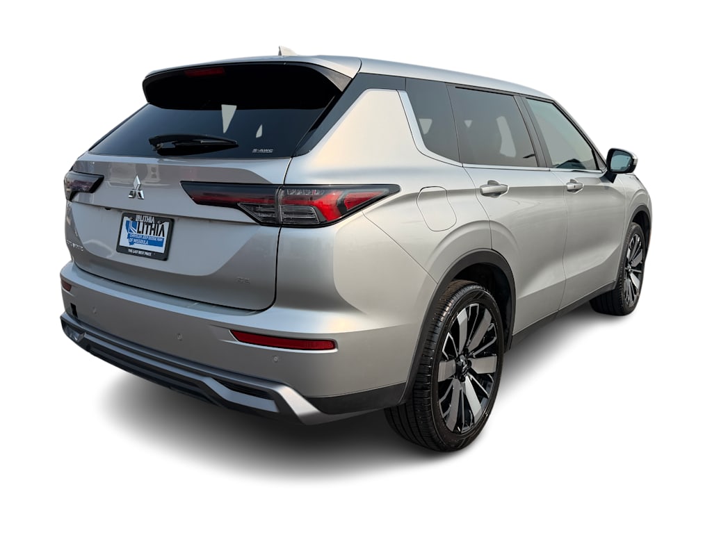 Thumbnail: 2025 Mitsubishi Outlander - 18