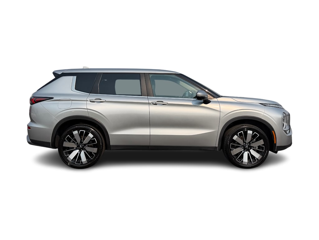 Thumbnail: 2025 Mitsubishi Outlander - 17