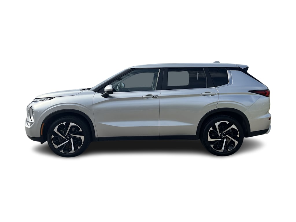 Thumbnail: 2024 Mitsubishi Outlander - 3