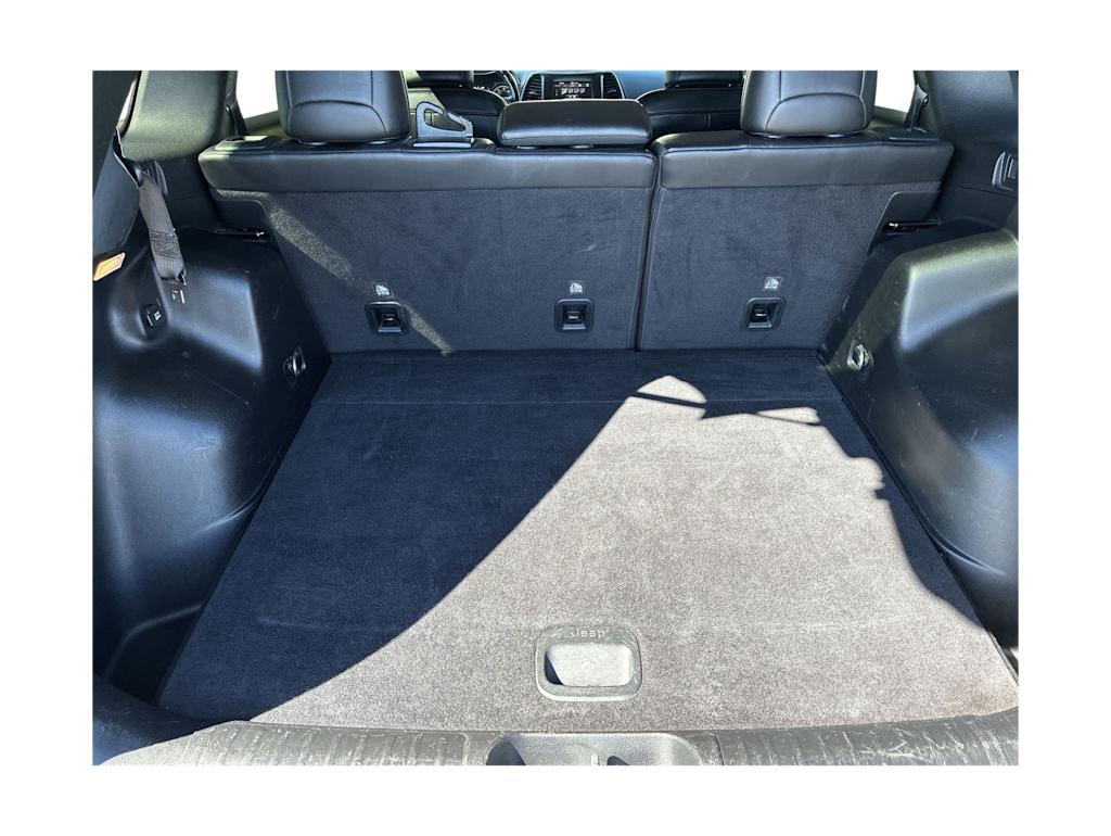 Thumbnail: 2021 Jeep Cherokee - 14