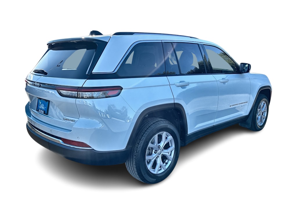 Thumbnail: 2022 Jeep Grand Cherokee - 16