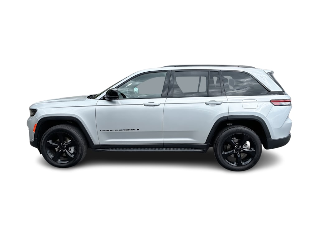 Thumbnail: 2024 Jeep Grand Cherokee - 3