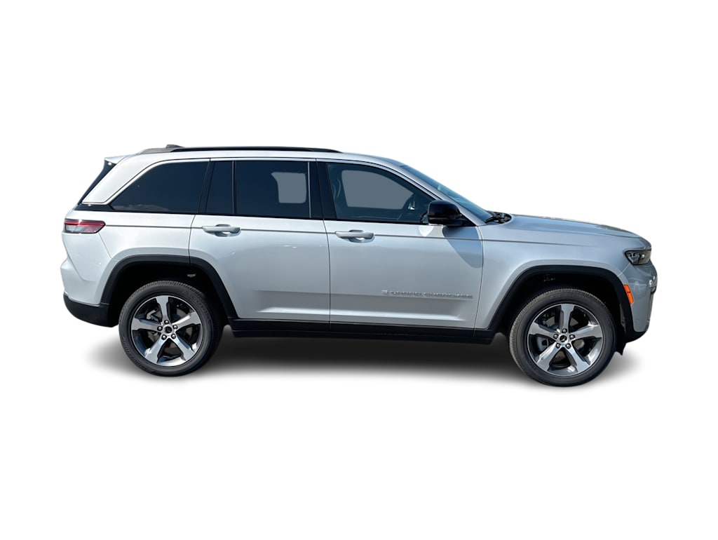 Thumbnail: 2026 Jeep Grand Cherokee - 18