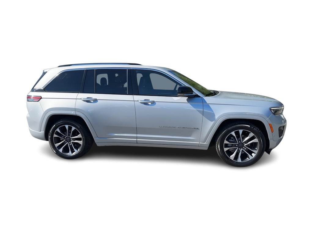 Thumbnail: 2023 Jeep Grand Cherokee - 17