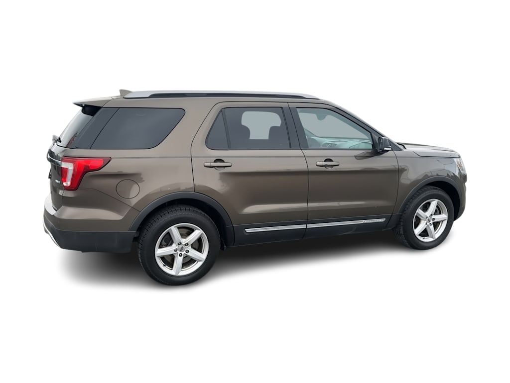 Thumbnail: 2016 Ford Explorer - 17