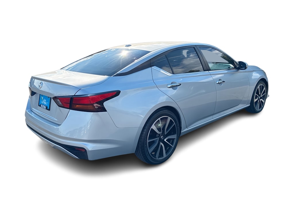 Thumbnail: 2019 Nissan Altima - 18