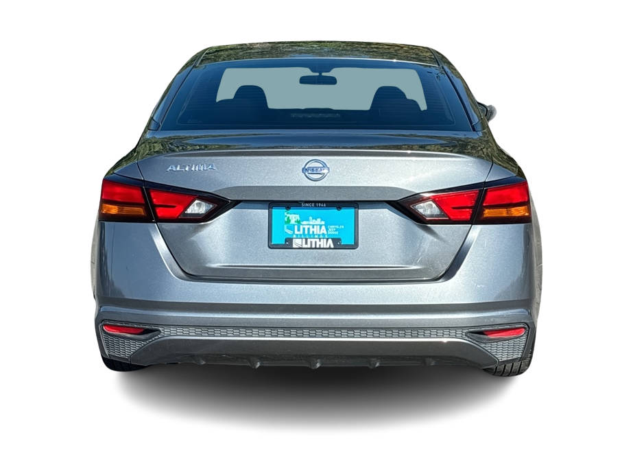 Thumbnail: 2021 Nissan Altima - 16