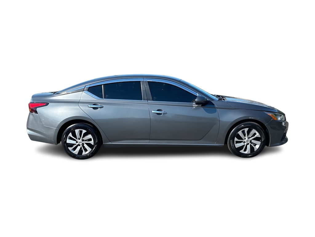 Thumbnail: 2021 Nissan Altima - 18